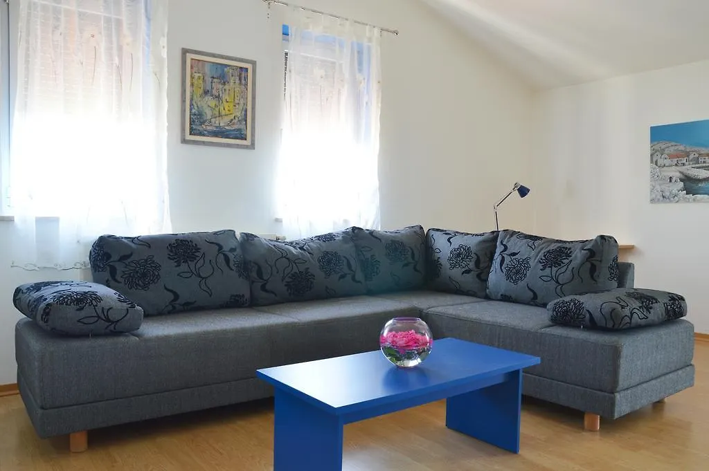 أوماغ Apartment Mira